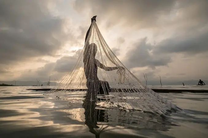 Joel Santos Portugal Lake Bosumtwi Ashanti Ghana 678px X 452px