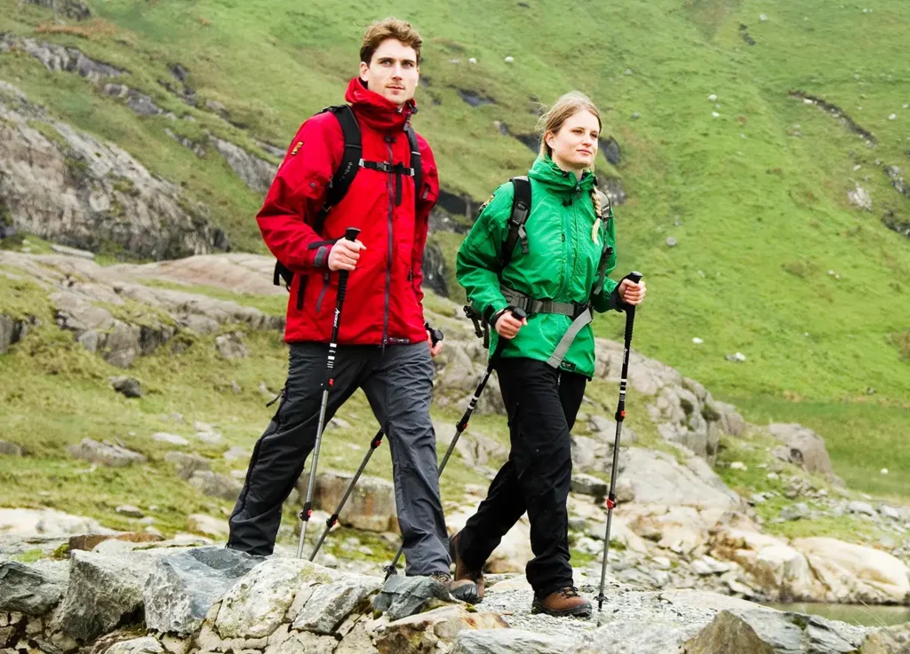 Is there a difference between men's and women's walking trousers?