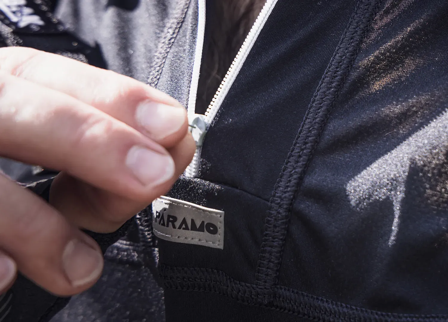 Men's Cambia Long-sleeved Zip Neck